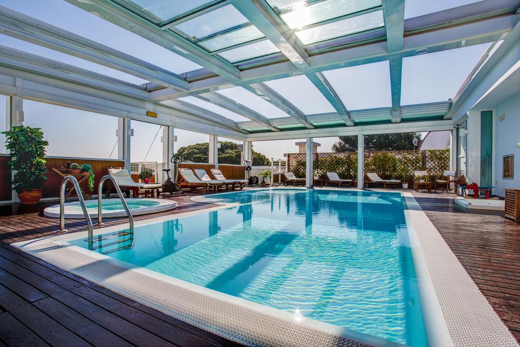 Aparthotel England Riccione Zewnętrze zdjęcie
