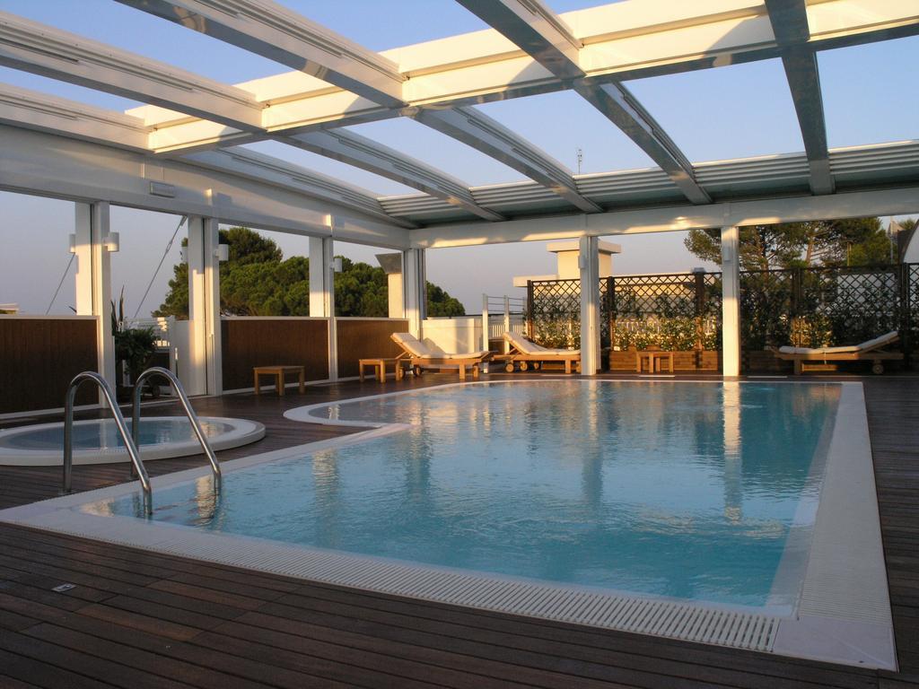 Aparthotel England Riccione Zewnętrze zdjęcie