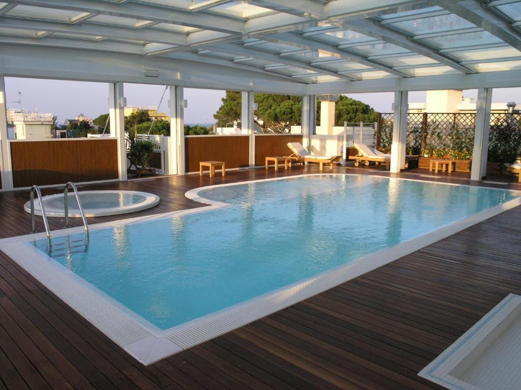 Aparthotel England Riccione Zewnętrze zdjęcie