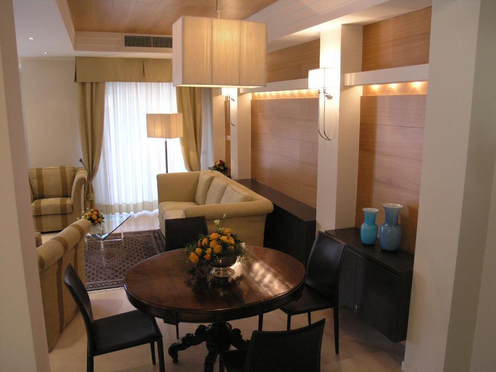 Aparthotel England Riccione Zewnętrze zdjęcie