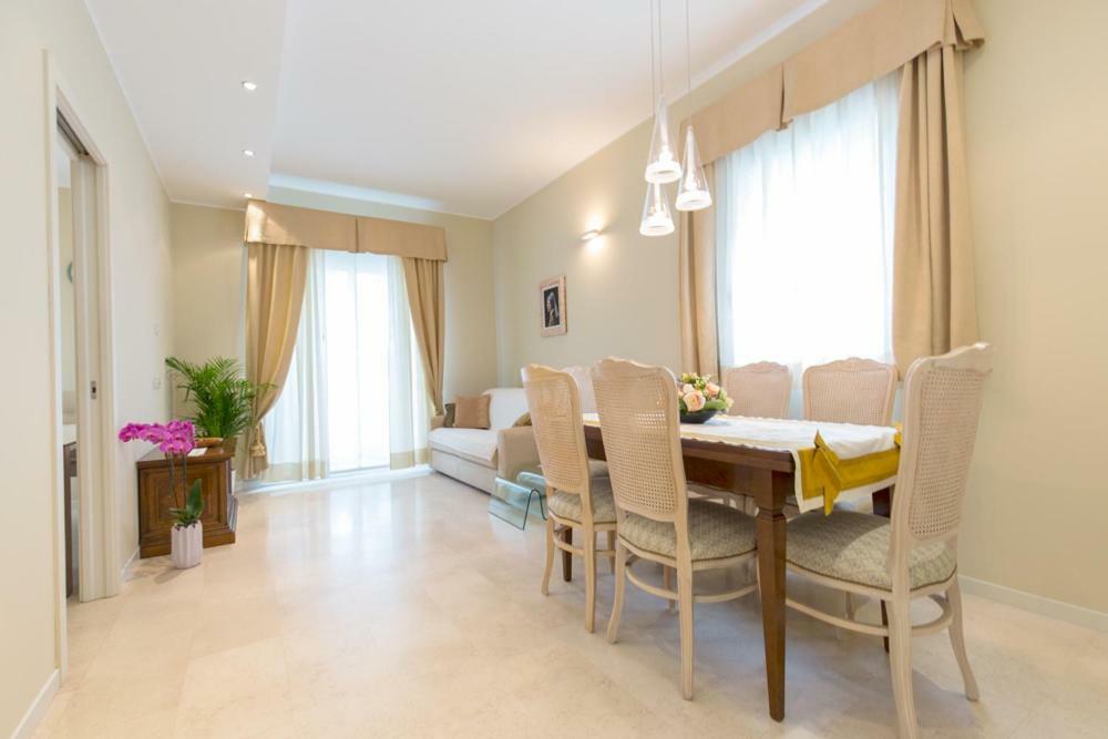 Aparthotel England Riccione Zewnętrze zdjęcie