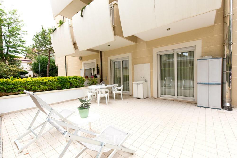 Aparthotel England Riccione Zewnętrze zdjęcie