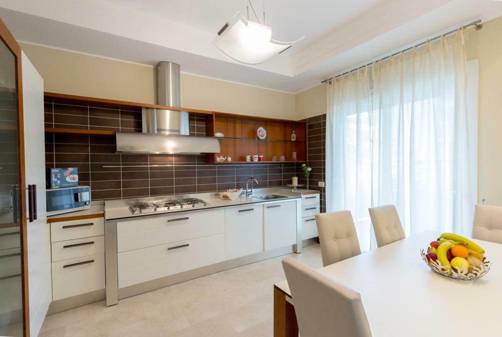 Aparthotel England Riccione Zewnętrze zdjęcie