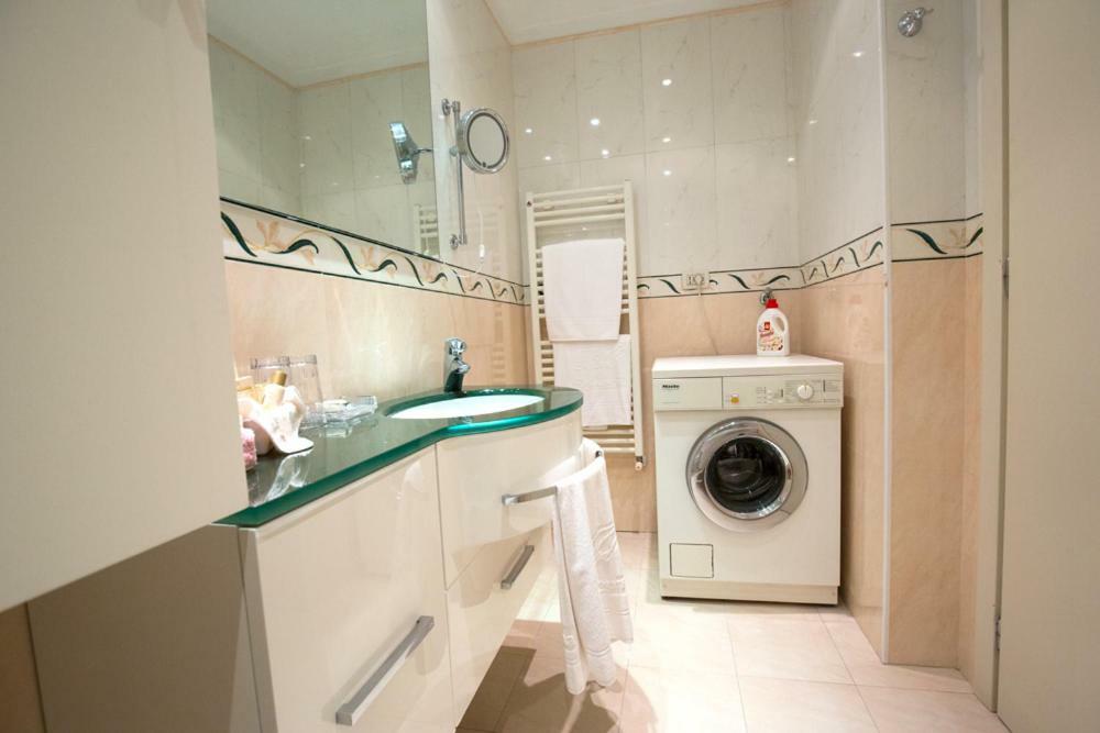 Aparthotel England Riccione Zewnętrze zdjęcie