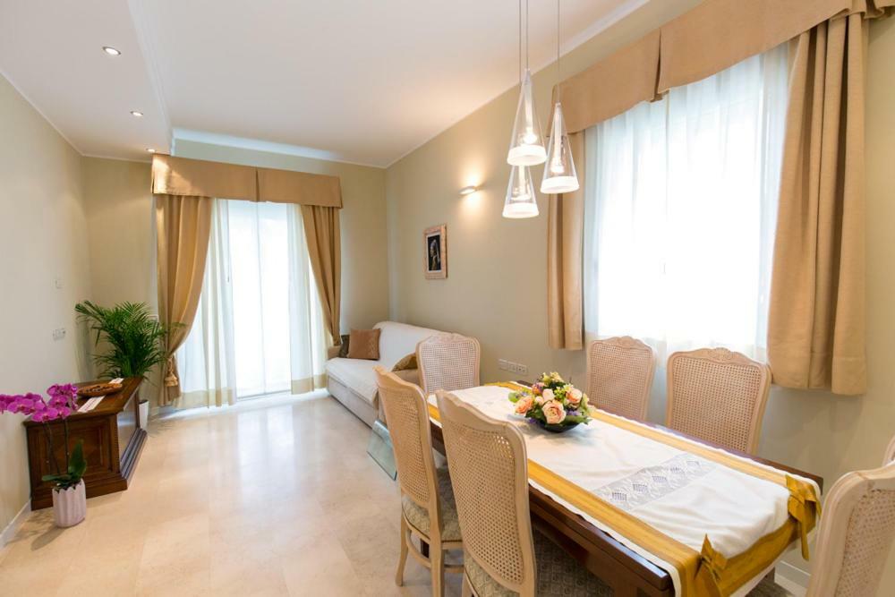 Aparthotel England Riccione Zewnętrze zdjęcie